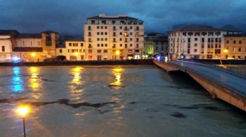 Giornata difficile per la Toscana: emergenza Arno. Foto ed immagini.