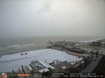 Neve Romagna: spiagge imbiancate a sud di Ravenna. Le immagini