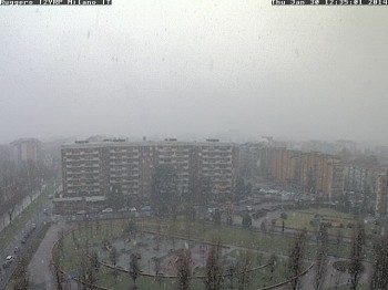 Comincia a fioccare su Milano, ancora neve a Torino.