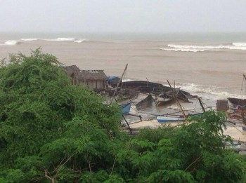 Il ciclone tropicale Hellen impatta sul Madagascar: onde di 7 metri e piogge abbondanti.