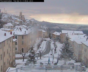 Il fronte freddo attraversa il Centro-Sud: torna la neve a bassa quota.