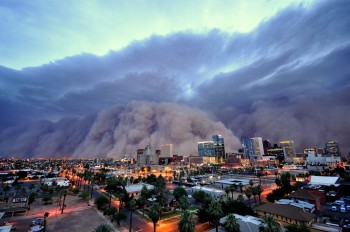 Tempesta di sabbia investe Phoenix, aeroporto chiuso per ore