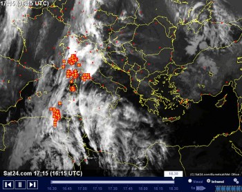 Piogge insistenti in Liguria e Toscana, allerta meteo anche per oggi.