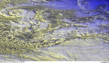 Tra piccoli vortici ed estesi fronti, l’Europa dal satellite dà spettacolo!