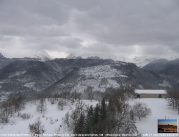 Nevica ancora in Appennino, fino a quote basse [FOTO]