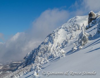 Monte Pollino tra neve, ghiaccio e calabrosa [FOTO]