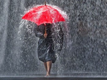 Meteo domenica 11 ottobre: rovesci e temporali al centro-nord, peggiora in serata anche al sud