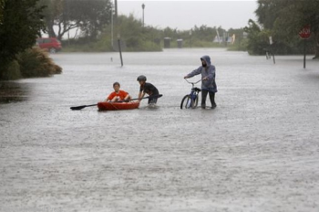 Inondazioni drammatiche negli USA, Charleston è sommersa [FOTO]