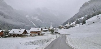 Colata artica a metà settimana, l’autunno si traveste da inverno