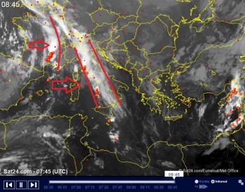 Ombrelli aperti: inizio giornata all’insegna della pioggia!