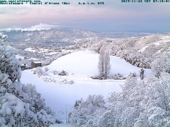 Bianco risveglio per l’Appennino, neve fino in bassa collina [IMMAGINI]