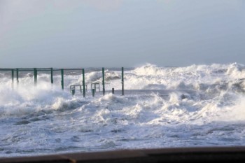 Raffiche di vento intense spazzano le coste Tirreniche [FOTO]