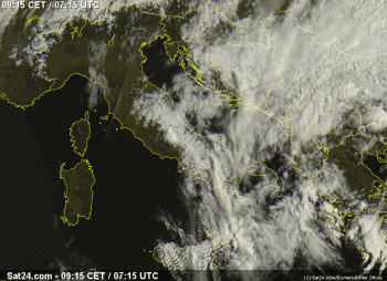 Previsioni meteo oggi: Tendenza ad un lieve miglioramento, con maltempo residuo