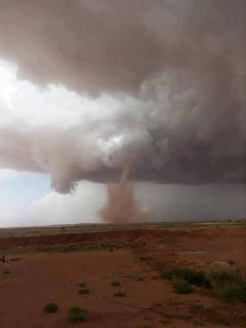 Grandine e tornado in Algeria, temporali sui Balcani [IMMAGINI]