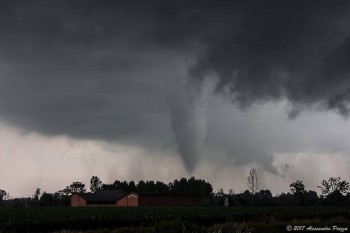 Tornado al nord-ovest, danni ad alcuni edifici, fortunatamente nessuna vittima