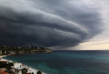 Meteo domenica 3 ottobre: locali rovesci sul nord-ovest, regioni tirreniche e Sicilia