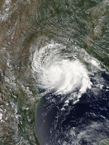 Tempesta tropicale Imelda: piogge eccezionali sul Texas