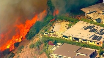 Incendi: per la California è allarme rosso, migliaia di persone evacuate