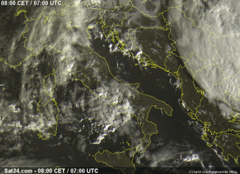 Meteo venerdì 22 novembre: piogge e rovesci al nord, regioni centrali tirreniche e Campania