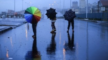 Meteo mercoledì 26 febbraio:  netto calo termico, vento forte, rovesci e nevicate