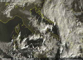 Meteo martedì 10 dicembre: netto calo termico, rovesci al centro-sud con neve in Appennino