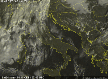 Meteo venerdì 3 gennaio: qualche nube in più al centro-nord, bello al sud