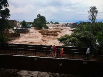 Cronaca meteo: piogge alluvionali nel Centro Africa, oltre 60 morti e ingenti danni!