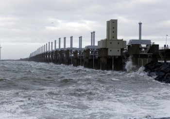 Innalzamento del livello del mare: barriere di cemento come unica opzione?