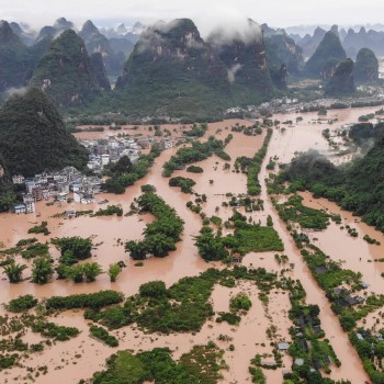 Inondazioni nel sud della Cina, evacuate 230mila persone