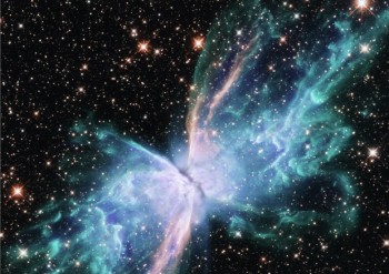 Ecco cos’è il gigantesco “pipistrello cosmico” fotografato da Hubble