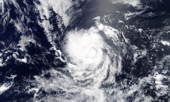 La tempesta tropicale Douglas si muove verso le Hawaii