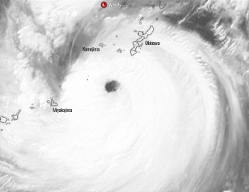 Il tifone Maysak punta il Giappone e la Corea del Sud