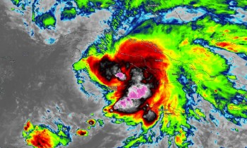 Eta ha raggiunto Cuba e si muove verso le coste della Florida