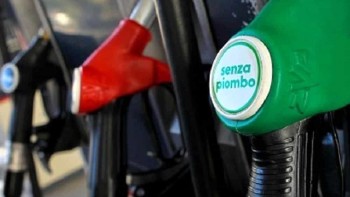 L’era della benzina rossa è ufficialmente finita