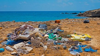 Plastica in mare: ecco la mappa del Mediterraneo