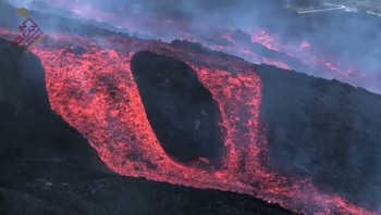 Cumbre Vieja: un’altra colata lavica arriva a contatto con l’oceano