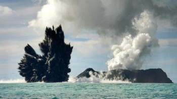 Allarme piogge acide dopo l’eruzione a Tonga