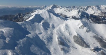 Troppa neve sulle Alpi: scatta il codice rosso per il pericolo valanghe