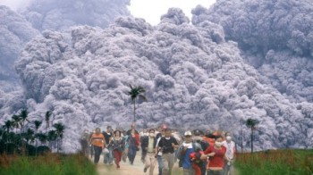 Indonesia: eruzione improvvisa del vulcano Semeru