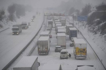 Una forte tempesta di neve sta colpendo la Turchia: enormi i disagi alla viabilità