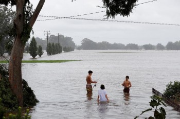 Il maltempo in Australia colpisce anche Sidney: 13 le vittime, oltre 200 mila le persone evacuate.