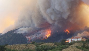 Incendio devastante in Colorado: 20 mila le persone evacuate