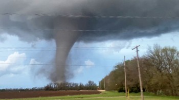 Serie di tornado negli Stati Uniti: gravi i danni in Kansas