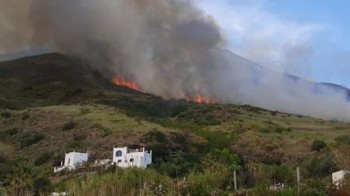 Nuovi incendi in Sicilia: operazioni di spegnimento complicate dalle alte temperature