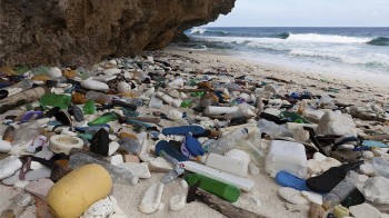 Come l’Australia ha ridotto la plastica sulle spiagge di un terzo in 6 anni