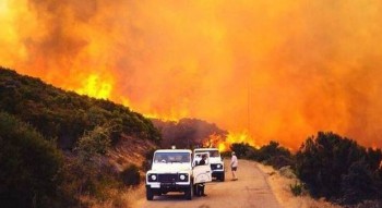 Incendi in Italia: caldo e vento fanno scattare l’allerta in Sardegna