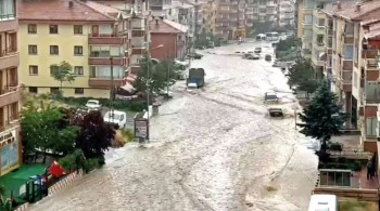 Maltempo estremo in Turchia: Ankara devastata da tornado e inondazioni