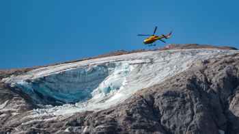 Marmolada: dopo il crollo, chiuse le vie di accesso al ghiacciaio. Scendono a 5 i dispersi